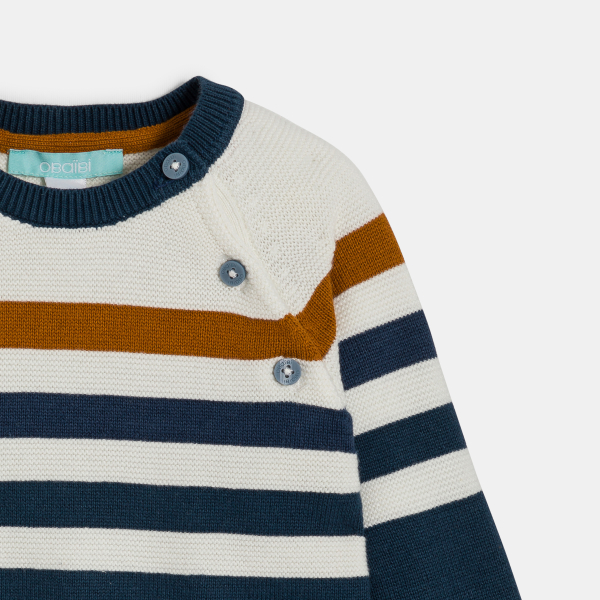 كنزة محبوكة مخططة باللون الأزرق للأولاد الصغار.